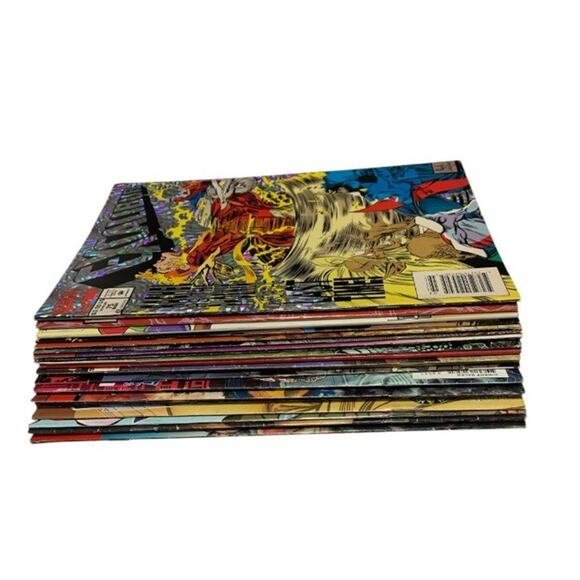 Comic Lot of 23 mixed Book Lot Marvel, Dc And More - Picture 4 of 7